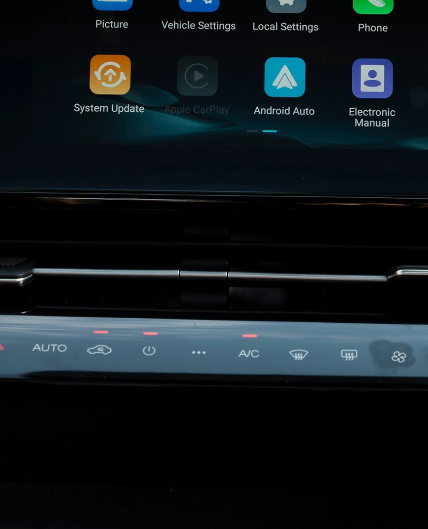 DUAL-ZONE AUTOMATIC AIRCON